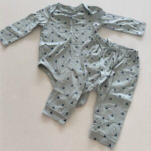 Gap Outfit 12-18 months/ Like New